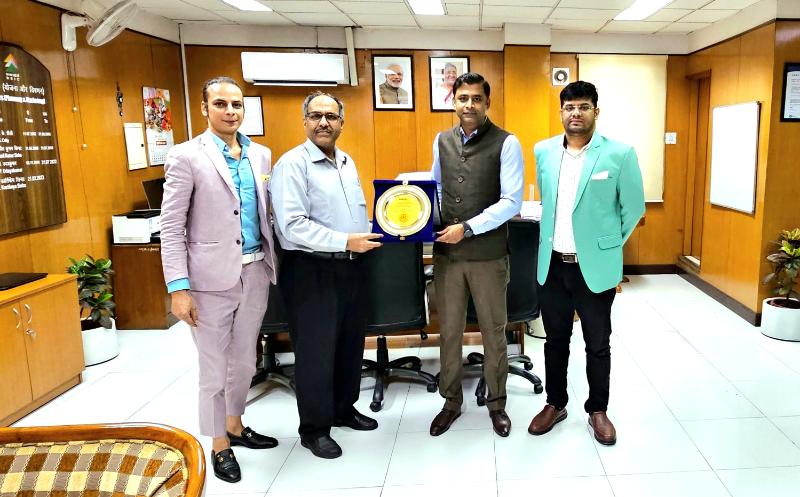 NSIC has been conferred with  Editors Choice Award  at the  Exhibition Excellence Awards & Summit 2023  held on 07.07.2023 in recognition of support being extended to the MSMEs for participation in various Exhibitions across India & Abroad.  Seen in the picture are Shri M.A.Khan ,GM , Shri M. Ahmad, Manager and Shri A. Pandey, DM, presenting the Award received to Shri Kartikeya Sinha ,Director ( Planning & Marketing) ,NSIC who congratulated the efforts of all stakeholders in making it laudable performance for NSIC.