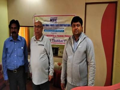 NSIC, Branch Office, Nagpur on 19/12/2016 organised Cashless program at M/s. Reena Mechanicals Pvt. Ltd., C-66, MIDC Hingna Road, Nagpur and explained the process of Cashless transactions and benefits of Cashless transactions to 21 Nos of Staff, Workers including Director of the unit.
