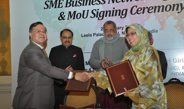 Sh. Giriraj Singh, Hon’ble Minister of State (Independent Charge), Ministry of MSME, Government of India and Minister of International Trade & Industry, Government of Malaysia,  Dr. Mustapa Mohamed, witnessed the MoU for Cooperation in MSME sector signed between National Small Industries Corporation of India and SME Corp. Malaysia. The MoU was signed by Mr. Ravindra Nath, Chairman & Managing Director, NSIC and Dr. Hafsah Hashim, CEO, SME. Corp. Malaysia. Also present on the occasion were Sh. A.K. Panda, Secretary (MSME), Ms. Alka Arora, Joint Secretary (SME), and other senior officials of Ministry of MSME, Govt. of India and officials of Ministry of International Trade, Government of Malaysia were present on the occasion.