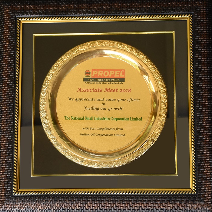 Indian Oil Corporation Ltd. (IOCL) has organized a Associate Meet on 12th May’18 at Hotel Pride Plaza, Aerocity, New Delhi.   In the meet IOCL had invited all their business associates members in logistic, transportation, equipment, packaging material, security and warehousing. IOCL acknowledged NSIC as the best associate for the Regional Sales Centres at Nasik & Raipur by awarding a shield for handling and storing their polymer material.