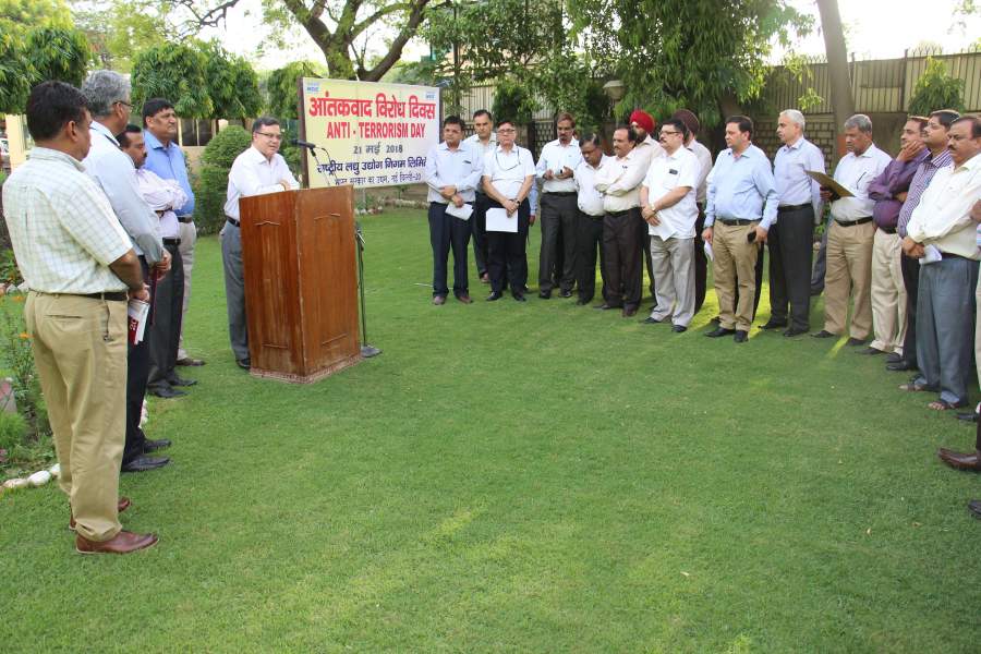 On the occasion of Anti Terrorism Day, Shri Ravindra Nath,CMD,NSIC alongwith all the NSIC Employees took the Anti Terrorism Pledge. Speaking on the occasion, Shri Ravindra Nath, CMD,NSIC also motivated all NSICians to give their best performance thereby facilitating increase in Business under various schemes each year. Also present on this occasion were Shri P.Udayakumar,Director (P&M),NSIC ,Shri A.K.Mittal,Director(Fin),NSIC.