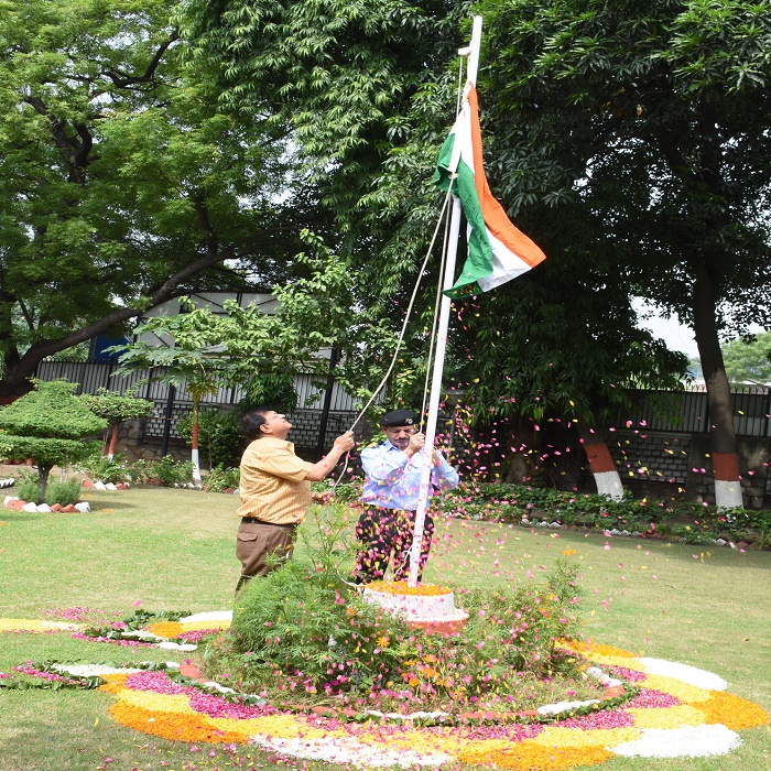 Celebrating 72nd Independence Day of the country,Shri Navin Chopra,CGM(SG)NSIC hoisted the National Flag at Corporate office of the National Small Industries Corporation Ltd.On this occasion,NSIC office was also light up in Tricolor.