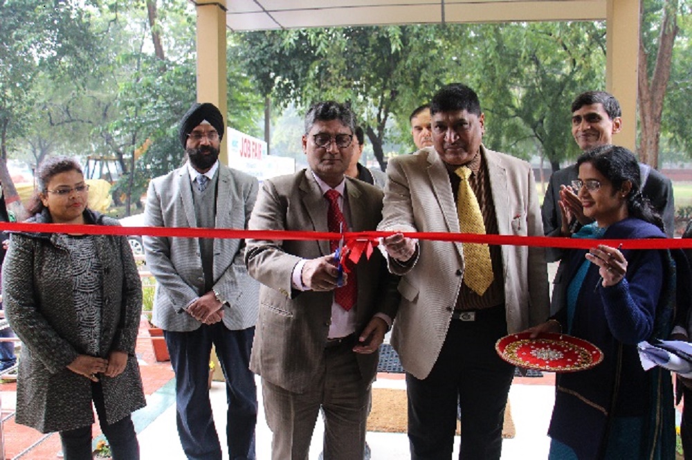 NSIC Technical Services Centre, Okhla, New Delhi organized a ‘Job Fair’ and celebrated ‘Appreciation Day’, on 22nd Jan 2019. The event was inaugurated by Sh. Sudhir Garg, Hon’ble CMD, NSIC by lighting the lamp along with Sh. A.K. Mittal, Director (Fin.) and other senior officials of NSIC. NTSC officials, trainees and recruiting companies participated in this function.The selected trainees were awarded for their excellent performance and CMD honoured them with trophies, certificates and prize money. Director (Fin.) & CMD, NSIC addressed the gathering with inspiring words. Appreciation day celebration was followed by tree plantation by CMD and other senior officers of Corporation. Simultaneously, recruitment drive was going on under Job Fair. Twenty number of companies had registered in advance for 210 vacancies. At the end of interview sessions, feedback from companies was taken in which they thanked NSIC for providing them the opportunity to participate in the event and agreed to have long term association with NSIC. So far, 80 trainees have been shortlisted by the companies and more results are awaited.
