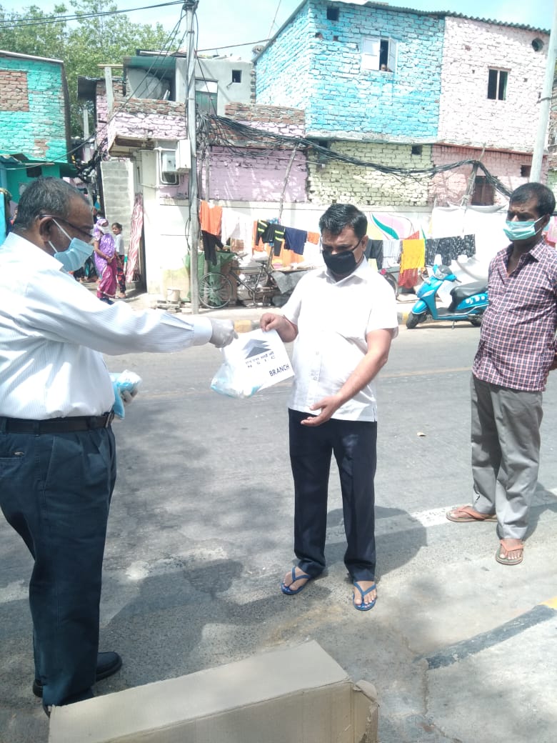 Under the CSR initiative NSIC Distributed Masks, Gloves and Hand Sanitizers to the different J J Clusters of New Delhi Municipal Council area. The said initiative was coordinated by Shri. S. K. Shankar, Branch Head, NSIC (Naraina).
