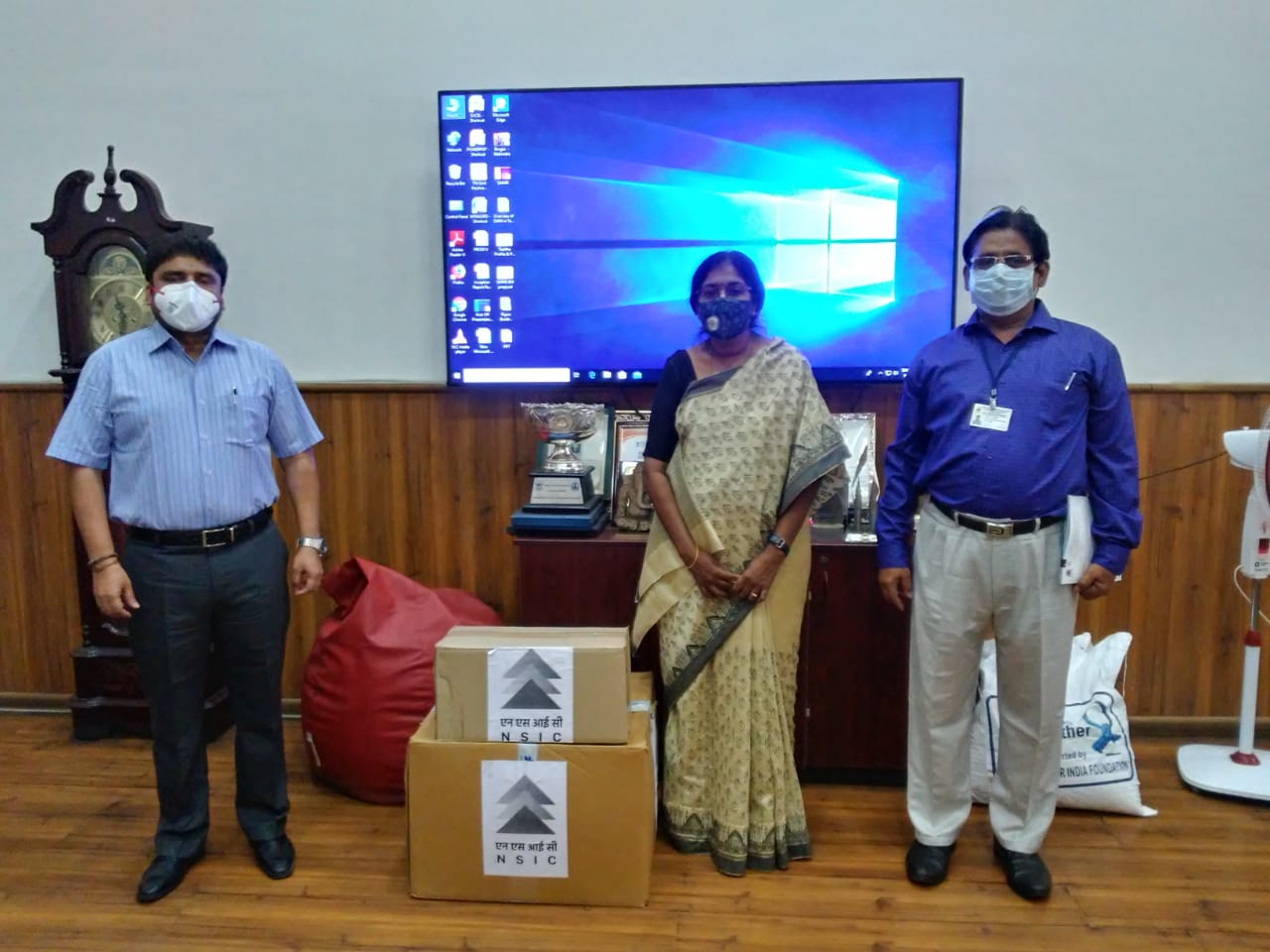 Greater Chennai Corporation was handed over the Masks and Sanitizers for distribution by NSIC to join the fight against COVID 19.This NSIC initiative under CSR was taken by Ms. SMS Nalini, Centre Head, NSIC Technical Services Centre (Chennai).