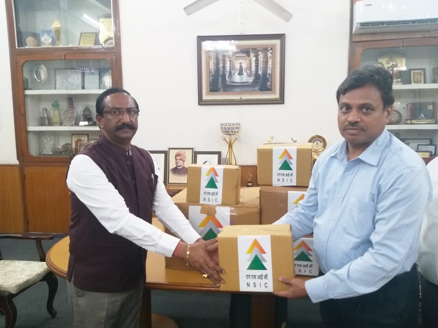Shri B.H Anil Kumar, IAS, Bruhat Bengaluru Mahanagara Palike (BBMP) was handed over the Masks and Sanitizers for distribution by NSIC to join the fight against COVID-19. This NSIC initiative under CSR was taken by Shri P. Ravi Kumar, CGM, South-I, NSIC (Bangalore).