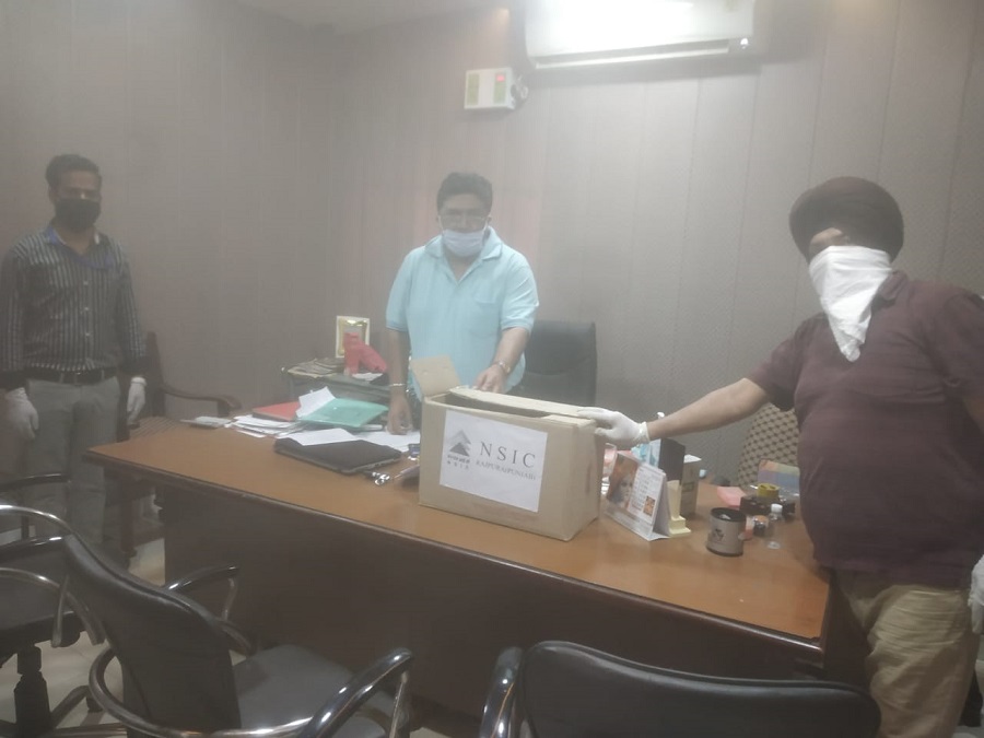 President, Small Scale Industry Association, Focal Point, Rajpura was handed over the Masks and Sanitizers for distribution by NSIC to join the fight against COVID-19. This NSIC initiative under CSR was taken by Mr. P.P. Singh, D.O, NSIC and Mr. Joginder Singh, D.O, NSIC alongwith Mr. Chirag Setia, Accounts Head, NSIC.