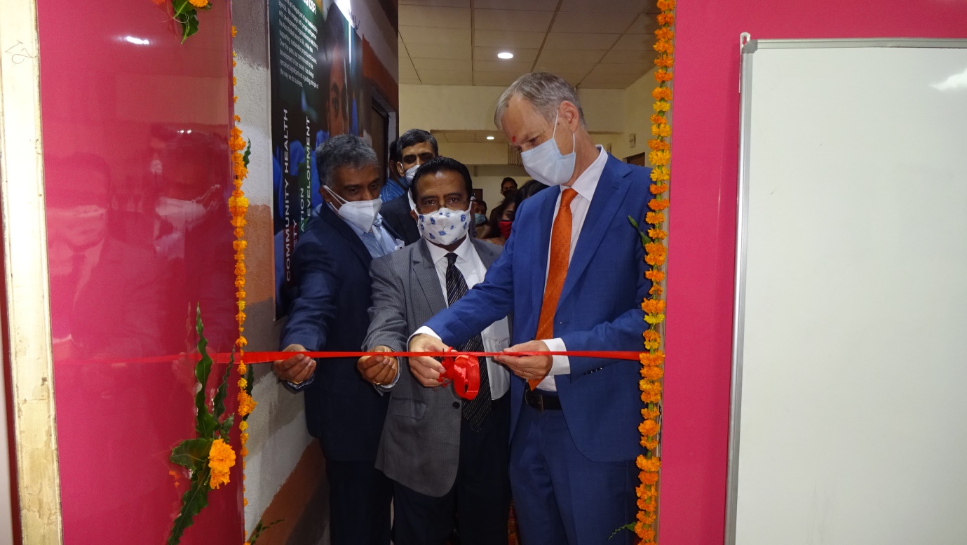 NSIC-Ackzonobel Centre of Skill Development was inaugurated at NSTC Okhla on 14.09.2021 by Sh P.Udayakumar, Director (P&M),NSIC  and His Excellency Mr. Marten van den Berg, Ambassador of Netherlands to India and in the presence of Mr. Rajiv Rajagopalan MD-Ackzonobel (India), Mr O.P.Singh (General Manager -NTSC Okhla), Mr Parthasarthi -GM(Skillsonics).The new training Programs launched are Assistant Decorator and Wall Painting for period of three months on full time basis  in two batches of 20 trainees each subsequently  the batch will be scaled up to 80 candidates. The training is aimed at skilling the youth from weaker sections and backward areas to make them productive as per the industry requirement and open up various opportunities in self-employment as well. Employment opportunities would also be provided by M/s. Ackzonobel to the deserving candidates culminating in full-time employment.