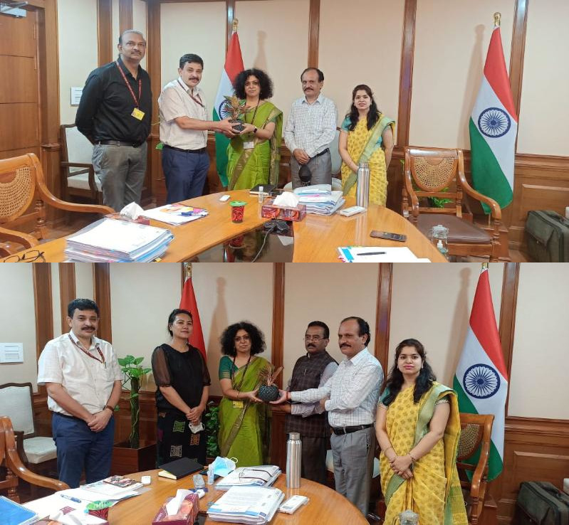 Smt. Alka Nangia Arora, Joint Secretary (ARI), Ministry of MSME being welcomed by the Board of Directors, NSIC on assuming the additional charge of CMD, NSIC. Seen in the pictures are Shri Ateesh Kumar Singh, Joint Secretary, Ministry of MSME, Smt. Mercy Epao, Joint Secretary, SME, Ministry of MSME, Shri Rajib Kumar Sen, Economic Advisor, Ministry of MSME, Shri P. Udayakumar, Director (P&M), NSIC, Shri Gaurang Dixit, Director (Finance), NSIC and Smt. Nistha Goyal, (Company Secretary), NSIC.