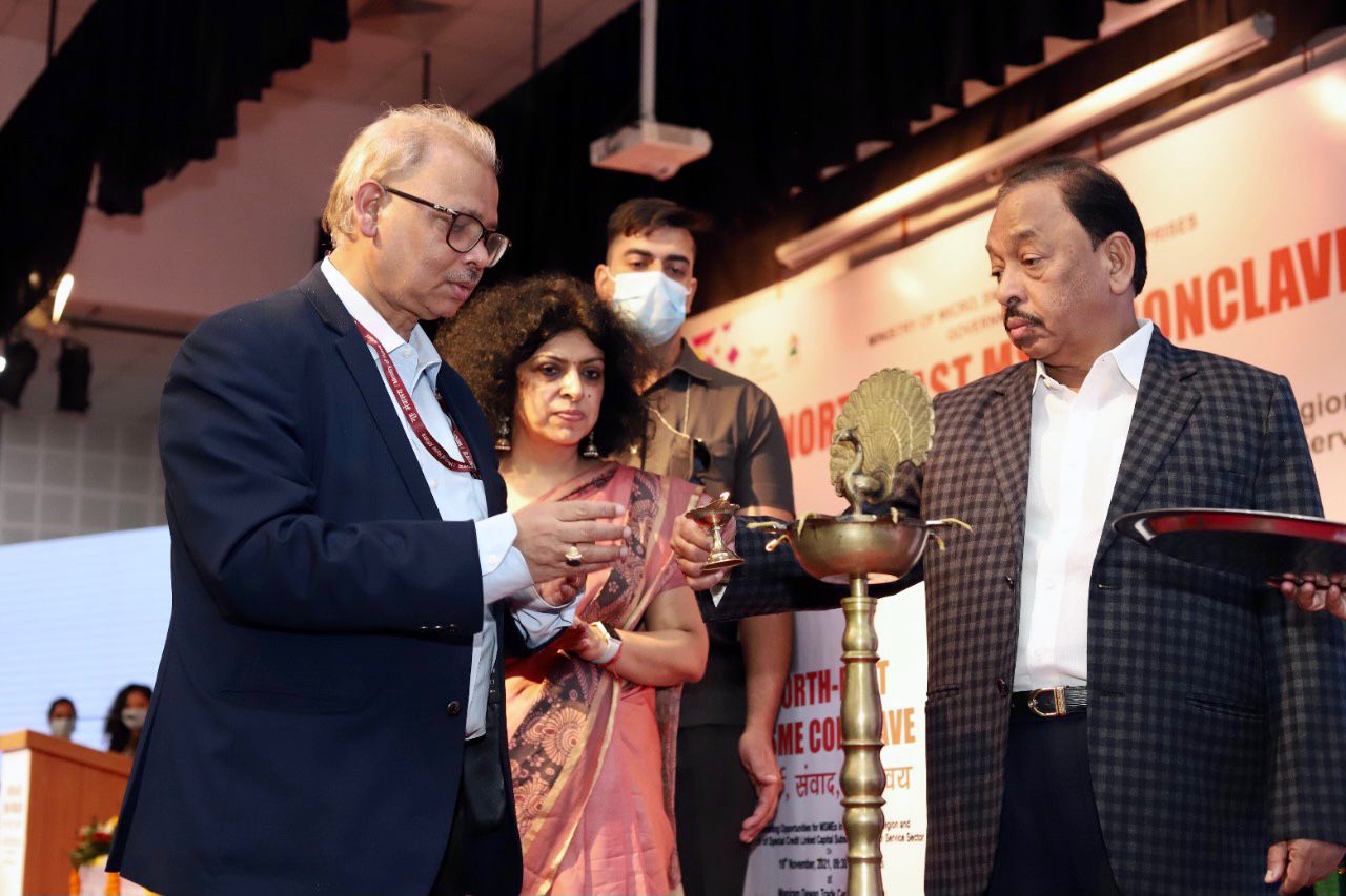 Shri Narayan Rane ji, Hon’ble Union Minister for MSME launched Special Credit Linked Capital Subsidy Scheme (SCLCSS) for Services Sector during MSME North East Conclave at Maniram Dewan Trade Centre, Guwahati, Assam on 19th November 2021 in the presence of  Sh. B.B. Swain ,Secretary, MSME , Ms. Alka Arora, JS (ARI) & CMD NSIC, Ms. Mercy Epao .The Hon’ble Minister awarded certificates to successful trainees of the NTSC (Guwahati ) as also visited the stalls set up by SC-ST entrepreneurs.Speaking on the occasion Hon’ble Union Minister stated that such initiatives by NSIC provide an opportunity to MSME entrepreneurs, especially women and SC/ST entrepreneurs to show-case their skill/products and gives them new opportunities for growth and attain self-reliance.