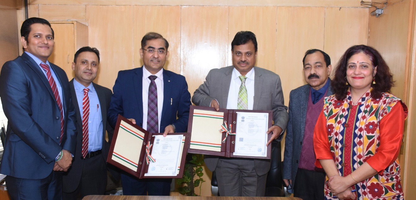 NSIC has renewed its MoU with Yes Bank Ltd under Bank Tie up Scheme to help MSMEs with credit facility. The renewal of MoU has been a sustained joint endeavours of both NSIC and Bank to handhold the MSMEs in meeting their credit requirements. The agreement was signed by Sh. P. Ravi Kumar, Chief General Manager, NSIC and Sh. Shishir  Chaturvedi, Zonal Head, Micro Enterprises Banking, Yes Bank Ltd. Also present on this occasion was Sh. A.K Mishra, GM (SG) and product manager Ms. Himani Shali, (Bank Tie Up) from NSIC along with Sh. Danish Zaheer, Sr.Vice President, Yes Bank Ltd.
