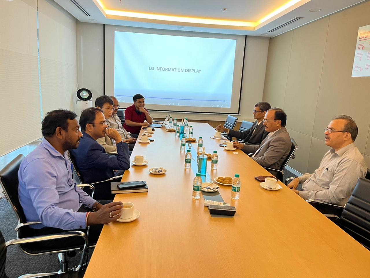 Shri Gaurang Dixit, CMD,NSIC interacted with the Team of LG Electronics India (Pvt) Ltd. on 07/10/2022  involved in Creating Centre of Excellence at NSIC -Technical Services Centre (Okhla),New Delhi. He motivated them to connect LG Electronics vendors/MSMEs with NSIC schemes specifically B2B as also discussed their future plans for expansion of capacity building of youths through Technical Centers & connecting LG with other NSIC schemes. Also present on this occasion were Mr. Hemendu Sinha, Sr. Vice President, LG Electronics, Mr Cheng, Director, LG Electronics, Mr Atul Vijayavargiya GM, LG Electronics.


