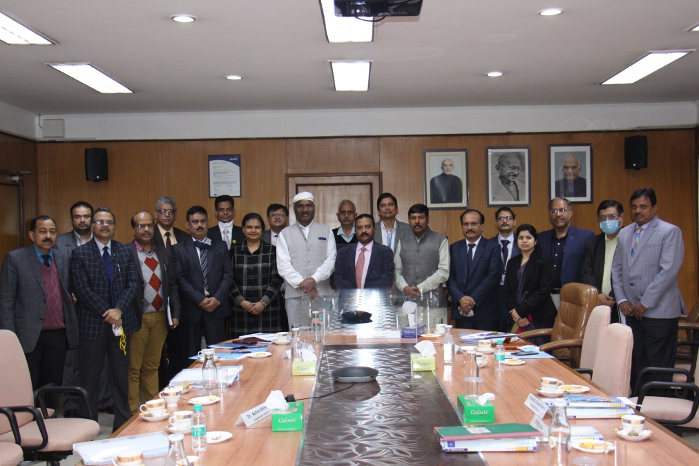 A familiarization programme was organized in the Head Office, NSIC for newly appointed Independent Directors, Shri Kalandi Charan Samal and Dr. Ashok Ahirwar with all the Heads of Department in the presence of Shri P. Udayakumar, Director (P&M) and Shri Gaurang Dixit (Director Finance).  