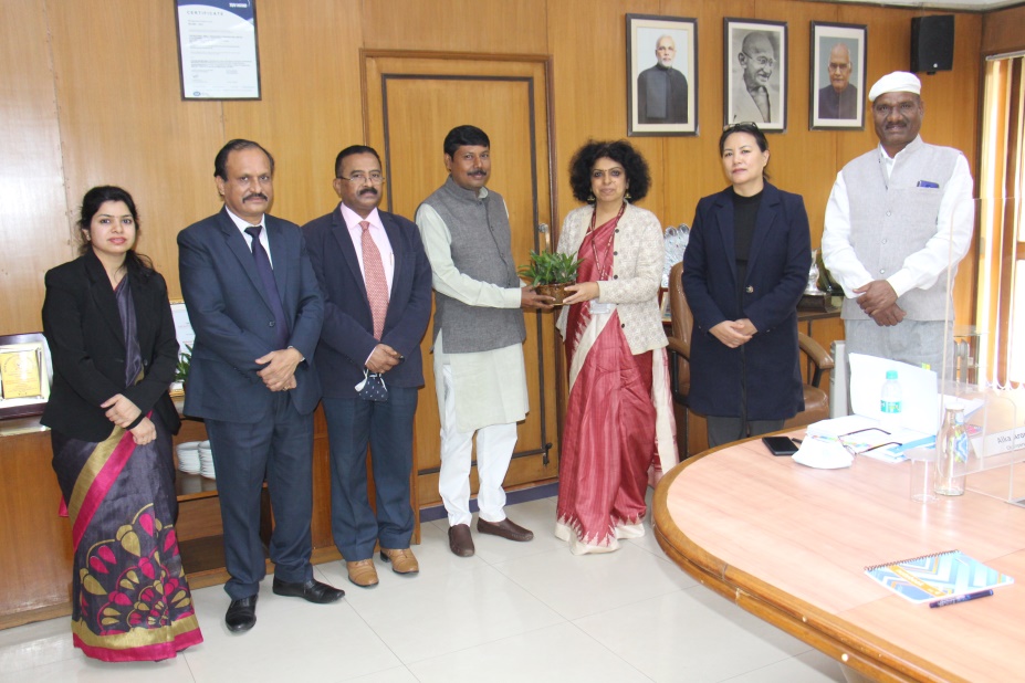 Shri Kalandi Charan Samal being welcomed by the Board of Directors in their meeting held on 11th Feb. 2022.