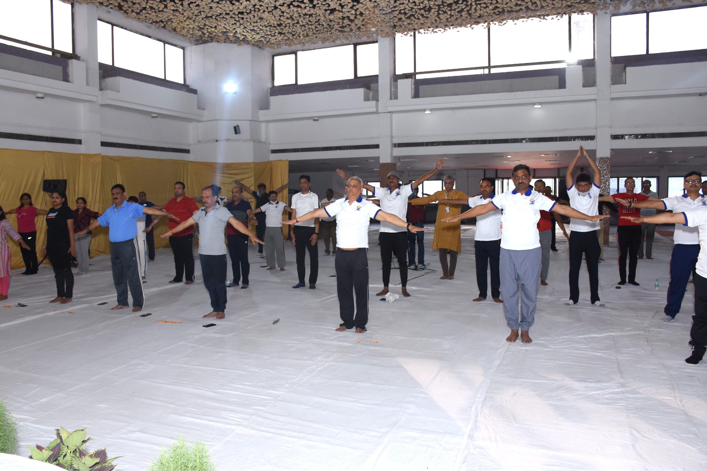 The Ministry of MSME , Government of India celebrated International  Yoga Day 2022 on 21 June 2022 from 7.00am to 7.45 am at the NSIC Exhibition Complex , Okhla Industrial Estate ,New Delhi .The participants of the program included Shri B.B.Swain, Secretary, MSME , Shri. Shailesh Kumar Singh,AS&DC(MSME), Shri P.Udayakumar, CMD.NSIC , Shri Gaurang Dixit, Director (Finance),NSIC ,Shri Ateesh Singh, Joint Secretary, MSME and officials from the Ministry of MSME   and NSIC . A Certified Yoga Instructor from the Morarji Desai Institute of Yoga conducted the Yoga Session following Common Yoga Protocol. The  NSIC field offices across the country also celebrated IYD 2022 at their respective locations alongwith local Industries Association.
