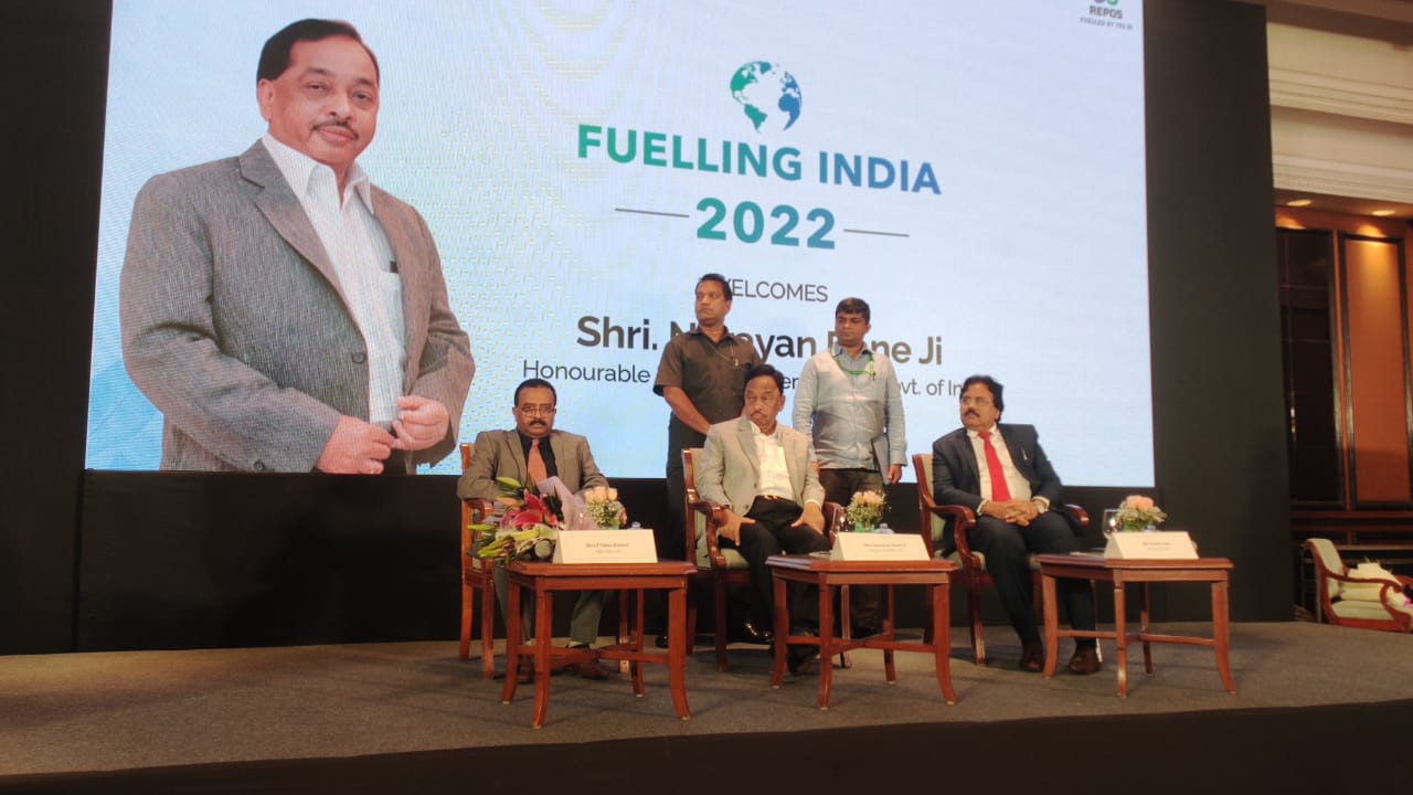 Honorable Union Minister of Micro, Small and Medium Enterprises (MSME) Narayan Rane launched  Repos Pay – a  Mobile Electric Charging  platform and  Phy-gital - a Fintech Platform at  Fuelling India 2022  event in Mumbai on 15th July, 2022 in the presence of Shri P. Udayakumar, CMD, NSIC.
