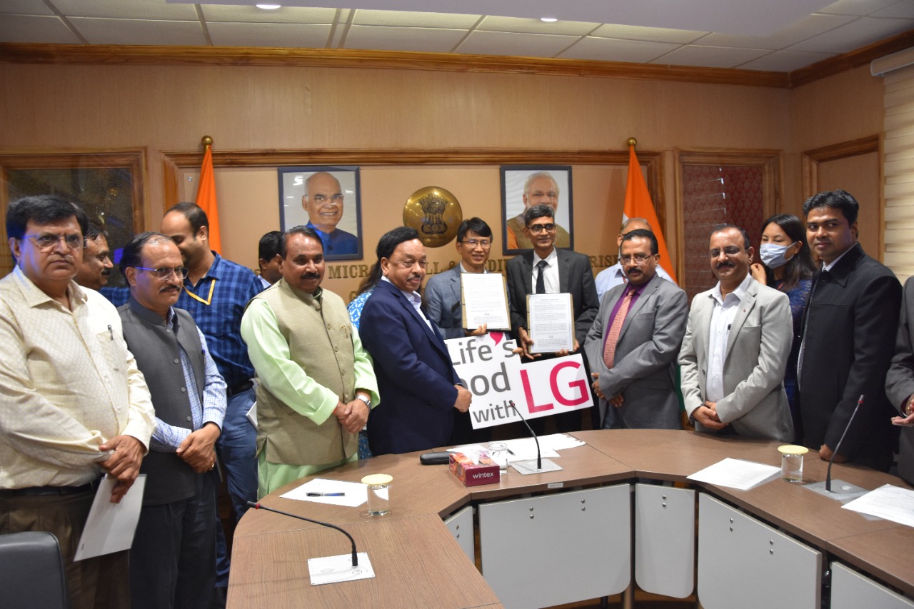 NSIC  signs MoU with LG Electronics India Pvt Ltd and Electronics Sector Skills Council of India on 22/07/22 in the presence of  Shri Narayan Rane, Honorable Cabinet Minister,  Shri Bhanu Pratap Singh Verma, Honorable Minister of State, Shri B. B Swain ,Secretary MSME ,Shri P. Udayakumar, CMD, NSIC , Shailesh Kumar Singh, AS&DC(MSME), In this endeavor, the LG Electronics and Electronics Sector Skills Council of India (ESSCI) will set  up a Centre of Excellence at NSIC - Technical Services Centre aimed at training under privileged youth in the fields of consumer electronics and appliances. This will open new avenues in field of electronics for the youth and generate skilled manpower for employment in this sector. In the first year  600 youth per year would be benefited  on electronics goods servicing and repairing.
