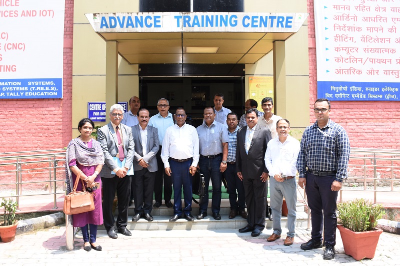 A 4 member delegation led by H.E. Mr. Soomilduth Bholah, Hon’ble Minister of Industrial Development, SMEs and Cooperatives, Mauritius visited NSIC’s Rapid Incubation Centre and Advanced Training Centre on 26th August 2022 at Okhla, New Delhi. Mr. Gaurang Dixit, CMD, NSIC welcomed the delegation and discussed the ongoing activities and future areas of cooperation between NSIC and SME Mauritius (SMEMU).
His Excellency appreciated NSIC’s model of Rapid Incubation Centre for employment generation as well as Advanced Training Centre and showed keen interest to cooperate with NSIC for promoting MSMEs in Mauritius. Mr. P. Ravi Kumar, CGM (RMA-BG, CSR & Administration), Mr. Sunil Tyagi, GM-SG (IC, Exhb. & HR), Mr. O.P. Singh, GM (Head NTSC), Mr. Rajiv Nath, Chief Manager (Tech), Mr. Vimlesh Bhatia, Chief Manager (Tech), Ms. Adiba Bari, Manager (IC), Mr. Anupam Tiwari, Manager (IC) and Mr. Shashank Shekhar, Asst. Manager (IC) were also present during the visit.