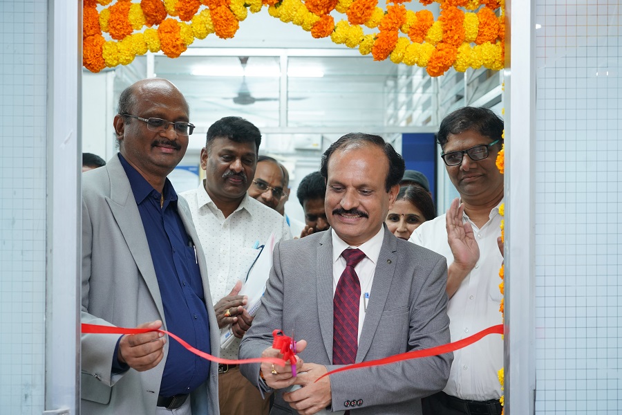 Shri Gaurang Dixit, CMD,NSIC during his visit to Hyderabad inaugurated a Conference Hall in the NSIC office to facilitate the MSMEs visiting the office .The  meeting room is provided for singular events such as interactive sessions and meetings. Shri K.Sriniwas, Zonal Head (South-2),NSIC was also present on this occasion with his Team 