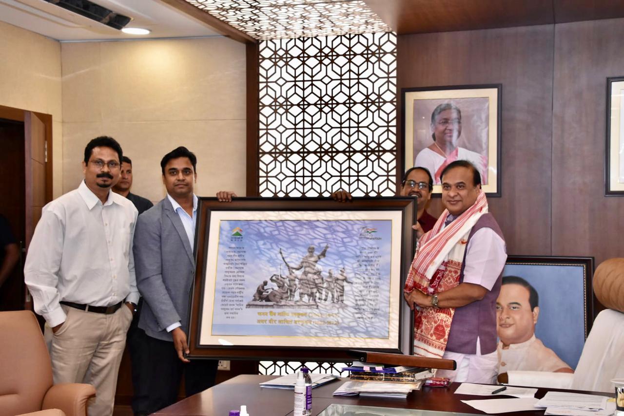 Honorable Chief Minister Assam, Dr. Himanta Biswa Sarma, was apprised on 23/05/2023 about NSIC initiatives for the growth of MSME sector, NSIC Incubation & Skill development programs in the state of Assam including North-Eastern states by Shri Vijay Prakash,  Zonal Head, (North East) NSIC.  Congratulating the NSIC team , the Honorable Chief Minister (Assam) assured full cooperation from the State Govt to encourage entrepreneurship in the region.
