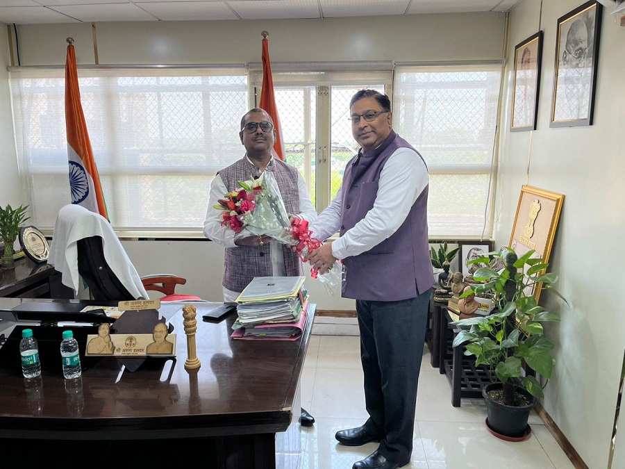 Sh. Gaurav Gulati on assuming the charge of Director (Finance), NSIC met with Shri Arun Halder, Honorable Vice Chairman, National Commission for Scheduled Castes, Government of India.