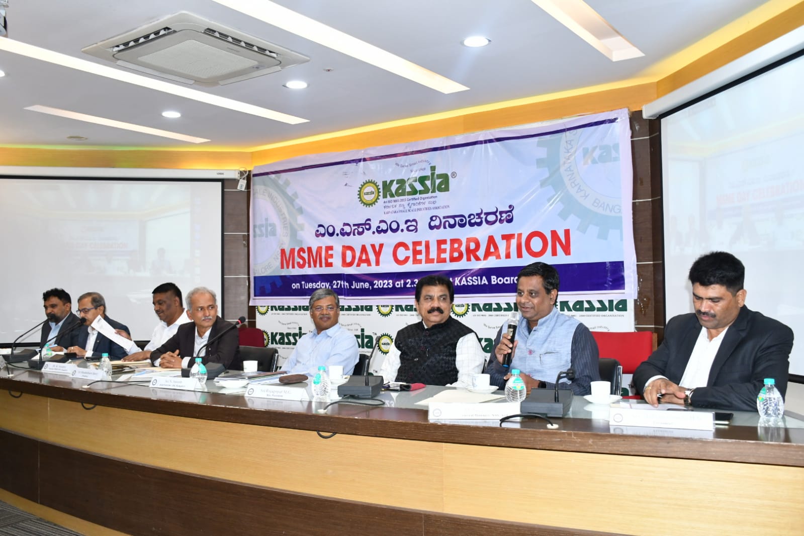 NSIC(Bangalore) in association with  Karnataka Small Scale Industries Association celebrated MSME Day on 27th June 2023 alongwith  officials from MSME-DFO, District Industries Centre ,KASSIA council members and MSMEs of the region. Speaking on the occasion, Shri M.Sreevatsan , Zonal Head highlighted  the benefits of NSIC schemes to the participants of the program.
