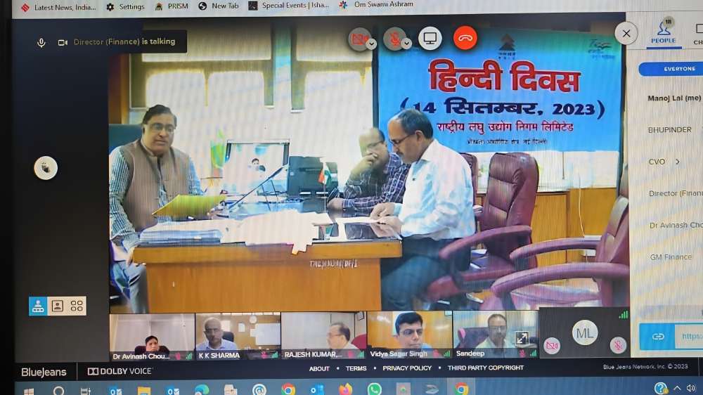 Observing Hindi Diwas on 14/009/2023, Shri Gaurav Gulati, Director (Finance), NSIC inaugurated the Hindi Pakhwada in the august presence of NSIC employees. On the occasion, Shri Gaurav Gulati, Director (Finance) shared about the importance of Hindi language which has been prevalent for ages. He said that according to Article 343 of the Constitution, the official language of the Indian Union is Hindi, and the script is Devanagari. Therefore there is a need to be more conscious about the implementation of the official language. Shri Gaurav Gulati also encouraged to use Hindi as much as possible through Digital mode i.e computers and various mobile apps like e-mail, WhatsApp, social media and implement Hindi more in official work.