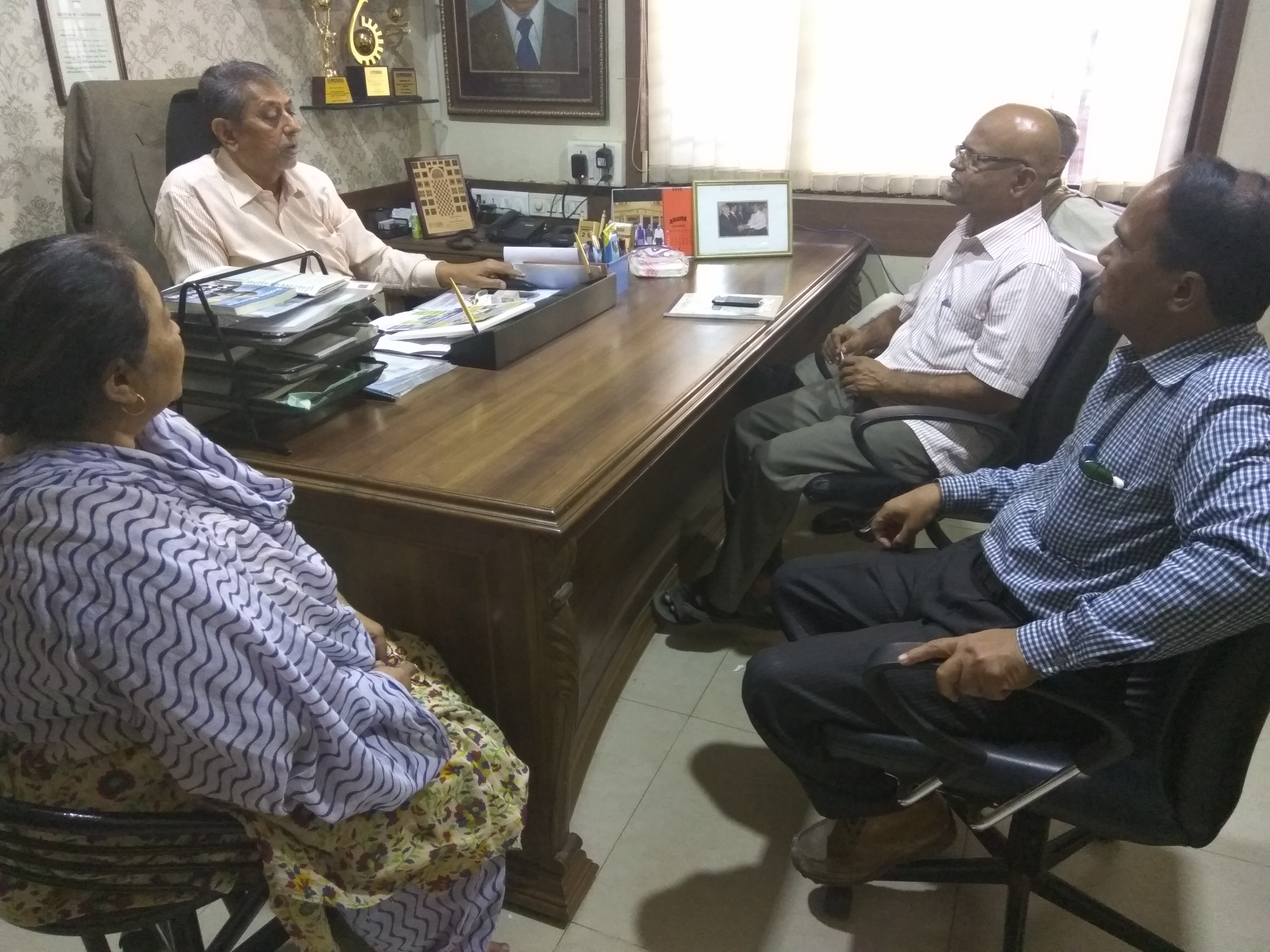 Shri N. Sethumadhavan, B.M. and Shri C.D Christian, Consultant visited the following units on 15-12-2016 and have meetings with the management of the units and its employees and workers.
Explained them about how to carry out transactions without cash and various means available today.  In addition to the cashless transactions, explained to them about our various schemes.
 
1)      M/s. Maniar & C0. , Rakhial, Ahmedabad
2)      M/s. M.H. Valves Pvt. Ltd.