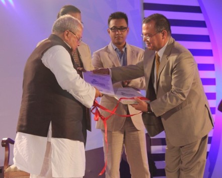 A Report on MSME sector growth in the State of Rajasthan was presented by Shri Ravindra Nath CMD, NSIC to the Hon’ble Minister, MSME during the Samay Udyami -2014 Awards organised by Samay News Network. The report highlights the industrial scenario of Rajasthan ,the status of MSME sector and  the problems being faced by this  sector. The report also brings out various suggestions/ improvements required for the growth of MSME sector in Rajasthan.