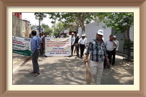During  “Swachhta Abhiyaan” from 01st May to 31st  May, 2016 NSIC intensified cleanliness campaign in its offices located all over the country. Cleanliness drive is also being undertaken by NSIC offices across the country at various locations at industrial areas and other public places.

<a target="_blank"  href="https://www.facebook.com/NSICLTD/photos/pcb.1100548213316524/1100548029983209/?type=3&theater"><font color="#FF6600">Click here to view  more images.</font></a>
<img ALIGN=right src=/images/61annyear.jpg  height=80 WIDTH=90/>
