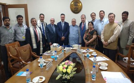 Jordan Minister of Trade & Industry calls on Shri Kalraj Mishra, Hon`ble Minister of Ministry of Micro, Small and Medium Enterprises,Government of India to discuss mutual areas of cooperation in MSME Sector. Shri A. K. Panda, Secretary, MSME, Shri Surendra N Tripathi, AS & DC, Shri B. H. Anil Kumar, JS, Shri Ravindra Nath, CMD, NSIC were also present during the meeting.

<br/>
<p align="right">
<font color="#A9A9A9" align="right">July 05, 2017 </font></p>