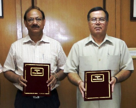 NSIC  signed  MOU with State Bank of Bikaner and Jaipur to promote Credit facilitation  for sustainable development of MSMEs recently. The MOU was signed by Shri Ravindra Nath, Director (Finance) , NSIC and Shri A.M Maheswari, Dy. General Manager (MSME) , State Bank of Bikaner and Jaipur. NSIC and signed a MOU agreement. The MOU aims at facilitating credit for MSMEs and  encourages  them for being rated under Performance and Credit Rating Scheme so as to prepare them for meeting emerging global challenges.