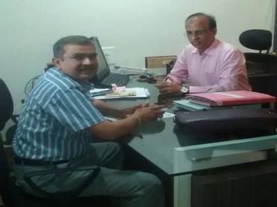 Officials of Branch Office, Raipur on 16-12-2016 met with the staff of M/s. Vidhi Enterprises, Raipur and guided and educated them for cashless transactions in their day to day working & also requested their Proprietor to make and received all payment through e-transactions only.