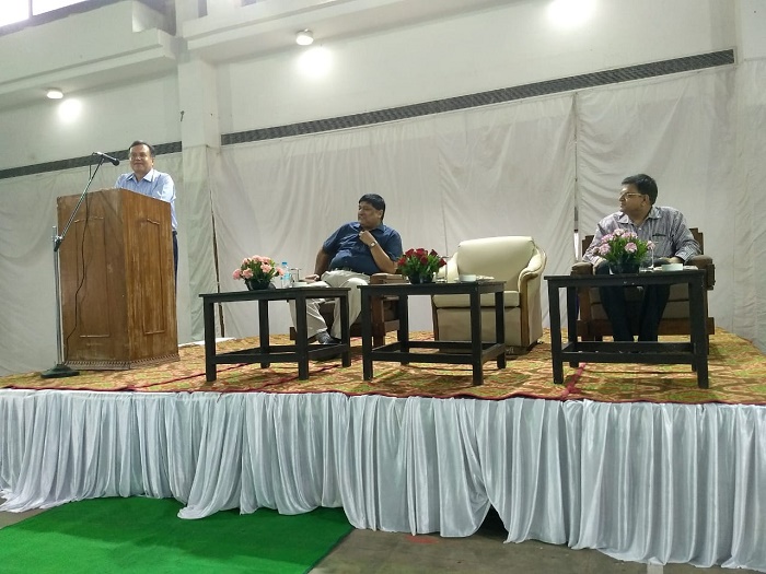 Shri Ravindra Nath, CMD, NSIC motivated NSICians to give their Best Performance in 2018-19. Speaking to the Officers & Staff ,following the setting up of India Korea Technology Exchange Centre at NSIC he stated that there are unlimited opportunities on which NSIC can facilitate for the growth of MSME sector in the country. Only NSICians   can dream it  & to accomplish it, to propel the growth of NSIC . Also present on this occasion, Shri A.K.Mittal, Director(Fin.) urged each employee to leave no stone unturned in achieving the best performance.