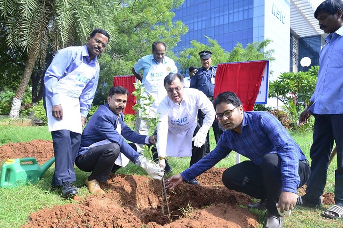 A plantation drive was carried out by The National Small Industries Corporation Ltd.-NSIC, Technical Services Centre, Hyderabad under the ‘Go-Green’ initiative. Fruit bearing saplings were planted by The Chairman cum Managing Director, NSIC, Shri Ravindra Nath in the presence of Shri Satvinder Singh, Chief General Manager, Technology, Shri A B Prabhu Raj, General Manager, NTSC, Hyderabad, Shri K. Srinivas, Zonal Head and other employees of  NTSC, Hyderabad.
