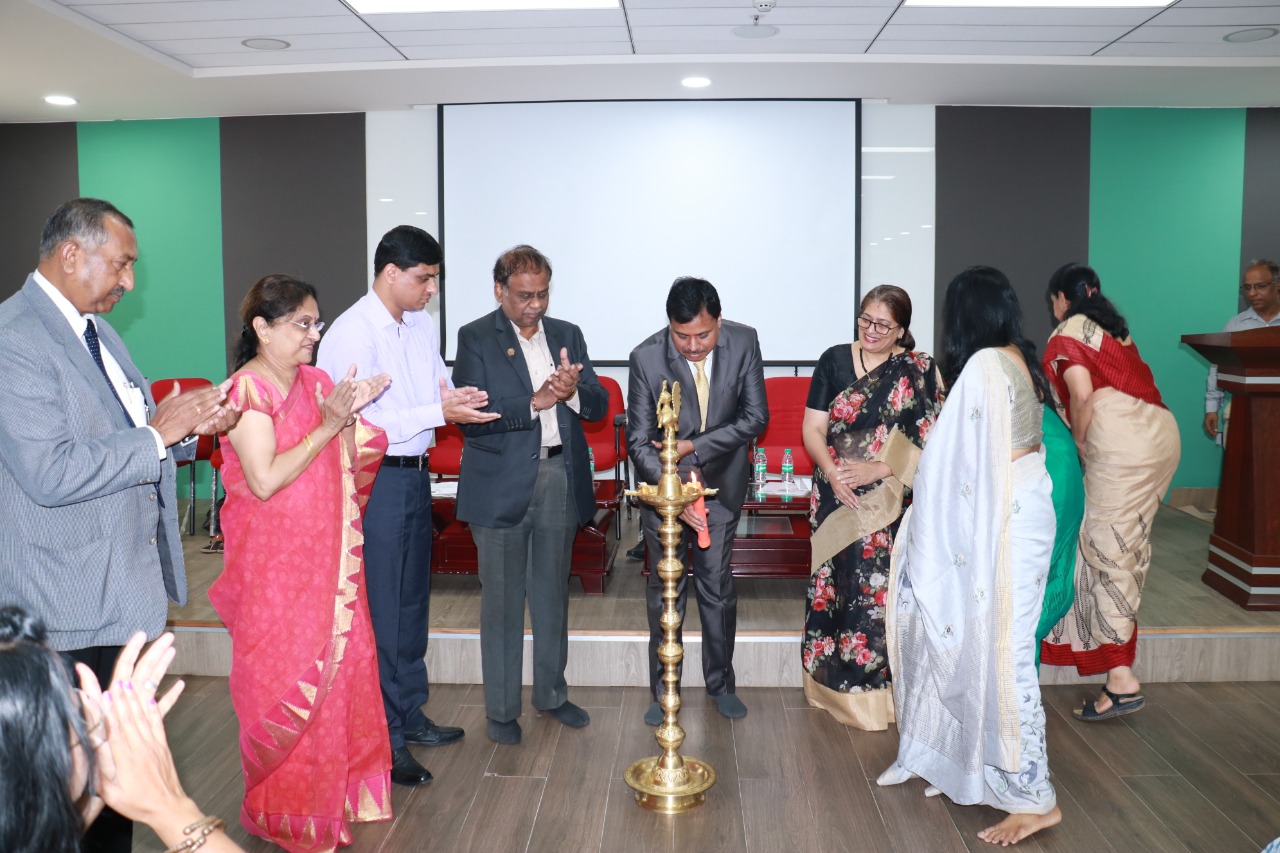Shri.P.Ravi Kumar,Chief General  Manager,NSIC South-1 and C R Janardhana,President ,FKCCI inaugurated the Vendor Orientation & Awareness and registration session with GEM at FKCCI Bengaluru. Shri P. Ravi Kumar,CGM NSIC, Delivered keynote address at the Vendor Orientation and Registration with GEM Portal,This Programme  is jointly organised by NSIC and eMERG.