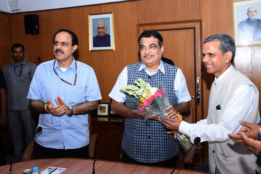 Shri Nitin Gadkari ,Hon'ble Minister,MSME while reviewing  the performance of NSIC applauded  its  various  initiatives for the growth and development of MSME sector in the country. Also present on the occasion were Dr.A.K.Panda,Secretary,MSME , Shri Ram Mohan Mishra ,CMD,NSIC , Ms.Alka Arora, Joint Secretary ,MSME,Shri.D.P.S. Negi , Economic Advisor (MSME)  ,Shri P.Udayakumar,Director(P&M),NSIC  ,Shri H.Saini, President ,NSIC Officers Association and senior officials of Ministry of MSME and NSIC.