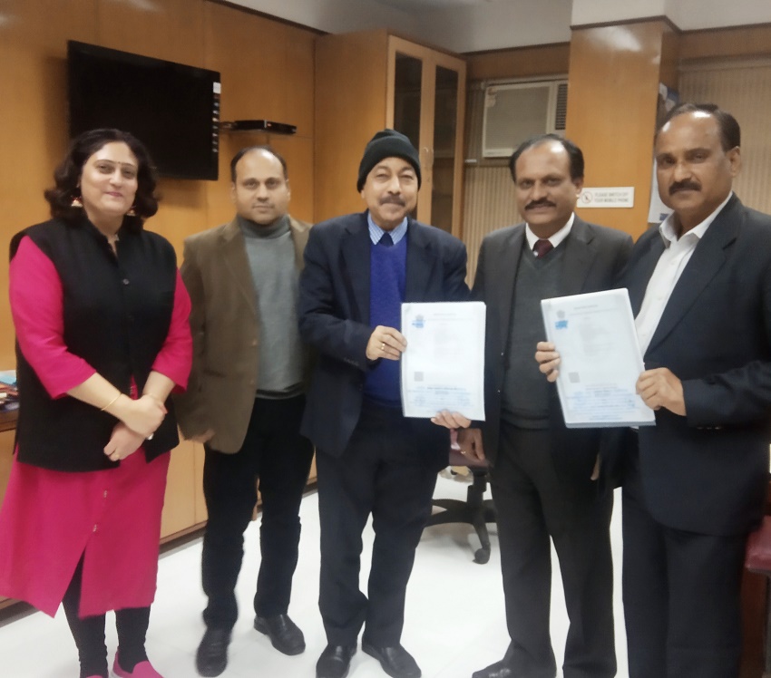 NSIC has renewed its MOU agreement on 08.01.2020 with Bank of Baroda under Bank Tie up Scheme marking it as a beginning of its second innings under tie up arrangement to help MSMEs with credit facility  . Bank of Baroda  is the second largest public-sector bank to get merged with Vijaya Bank and Dena Bank. The MOU has been signed by Sh. A.K Mishra ,General Manager (Bank Tie Up) of NSIC and Sh.Devinder Pal Grover, General Manager, Delhi Zone from Bank of Baroda in the presence of Sh. Gaurang Dixit ,Director (Fin)  .Also present on this occasion was Ms. Himani Shali, Product Manager (Bank Tie Up)and Sh.Raghunath ,Manager (Banking) from NSIC.