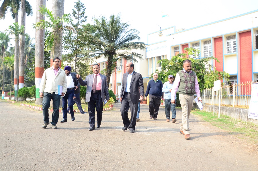 Director (P&M) visited NSIC Technical Service Centre, Howrah on 22.01.2020.  He interacted with officials of the Centre and review the activities.  Mr. Satvinder Singh, CGM(Tech), Mr. Paramjeet Singh, GM(SG)(BD), Mr. Subodh Jaiswal, GM, NTSC-Howrah, Mr Lalan Kumar(DGM), Mr. S K Shaha (CM), Mr. Rajiv Kumar(CM), Mr. Palash Bhowmik (Manager) and other officials of the Centre were present on the occasion.