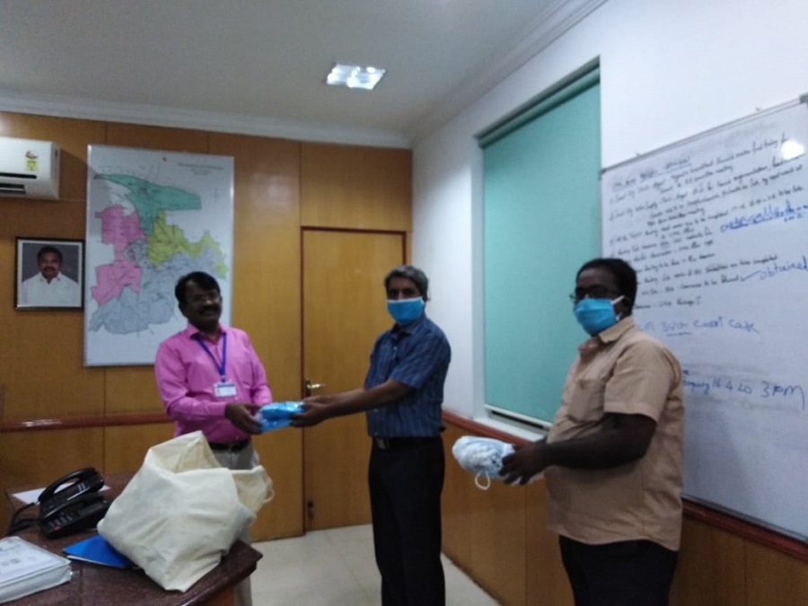 Thiru. S Sivasubramanian, Commissioner, Triuchirappalli City Municipal Corporation  was handed over the Masks and Sanitizers for distribution by NSIC to join the fight against COVID-19. This NSIC initiative under CSR was taken by Shri N. Karthikeyan, Branch Head (Triuchirappalli) and Shri S. Sudhakar, Finance Head (Triuchirappalli).
