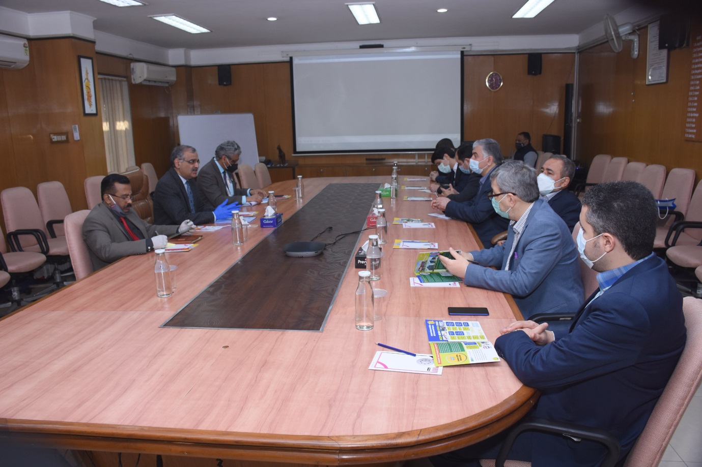 A delegation led by Dr. Sirous Vatankhah Moghaddam, President of Center for Progress and Development of Iran (CPDI) – (Presidency of Iran) visited NSIC during their recent visit to India to know about self-employment opportunities and skill development through Incubation program of NSIC in the country. Shri Vijayendra, CMD, NSIC briefed them on the activities of NSIC and highlighted the cooperation opportunities between Iran and NSIC.