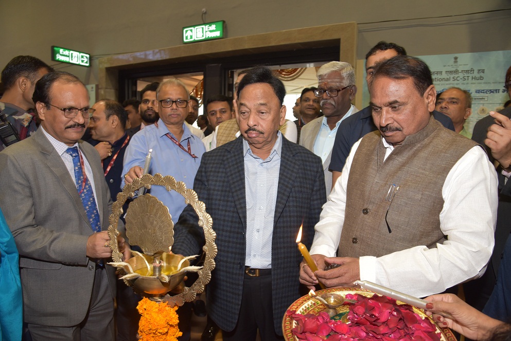 Shri Narayan Tatu Rane, Hon’ble Cabinet Minister of MSME and Shri Bhanu Pratab Singh Verma, Hon’ble Minister of State (MSME) in the presence of Shri B. B Swain, Secretary MSME, Shri Gaurang Dixit, CMD, NSIC inaugurated the NSIC Pavilion on 15th Nov, 2022  at the 41st  India International Trade Fair being held at Pragati Maidan .The NSIC has set up a display of 268 MSEs (SC/ST Enterprises) under the NSSH scheme wherein Units are participating in from across the country such as , Maharashtra Rajasthan, Karnataka, Punjab, Gujarat, UP, Haryana, West Bengal, Telangana etc. in the product line i.e Handicraft, textile, Food products, Leather, Gems & Jewellery, Furnishing, Embroidery & Laces, Paper Product, Herbal & Ayurvedic/Unani, Inlay Paintings, Hair product etc.

