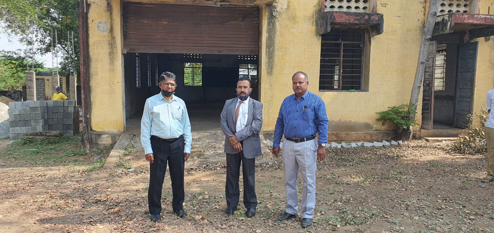 Shri P. Udayakumar Director (P&M), NSIC reviewed the progress of the civil works going on at the upcoming Dindigul Centre on 26th February, 2022. He appreciated the team in creating MSME friendly features.