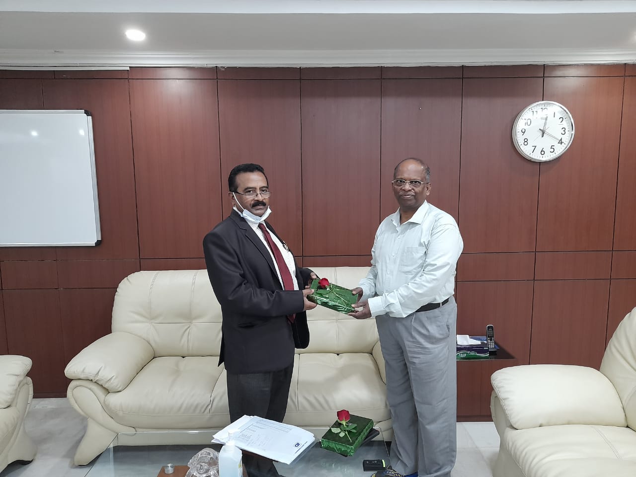 Shri P.Udayakumar, Director(P&M), NSIC during his visit to Bhubaneshwar on 20th April, 2022 had a fruitful meeting with CMD, NALCO regarding supply of AL materials for the FY 2022-23 for NSIC Associates.