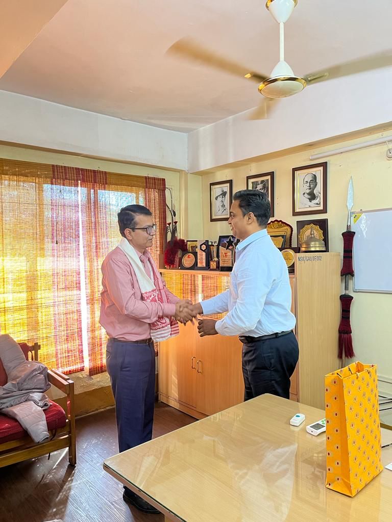 Sh. Brajesh Kumar Singh, Chief Regional Manager, Hindustan Petroleum Corporation Ltd. (HPCL), Kolkata, led a delegation to visit NSIC (Guwahati) on 1st December, 2023, to explore collaborative businesses under Raw Material Distribution (RMD), such as Bitumin and Lubricants. During the meeting, HPCL showed keen interest to foster a strong partnership with NSIC for the mutual benefit of the MSMEs in the North-East region. Shri Vijay  Prakash, Zonal Head, NSIC was also present on this occasion.