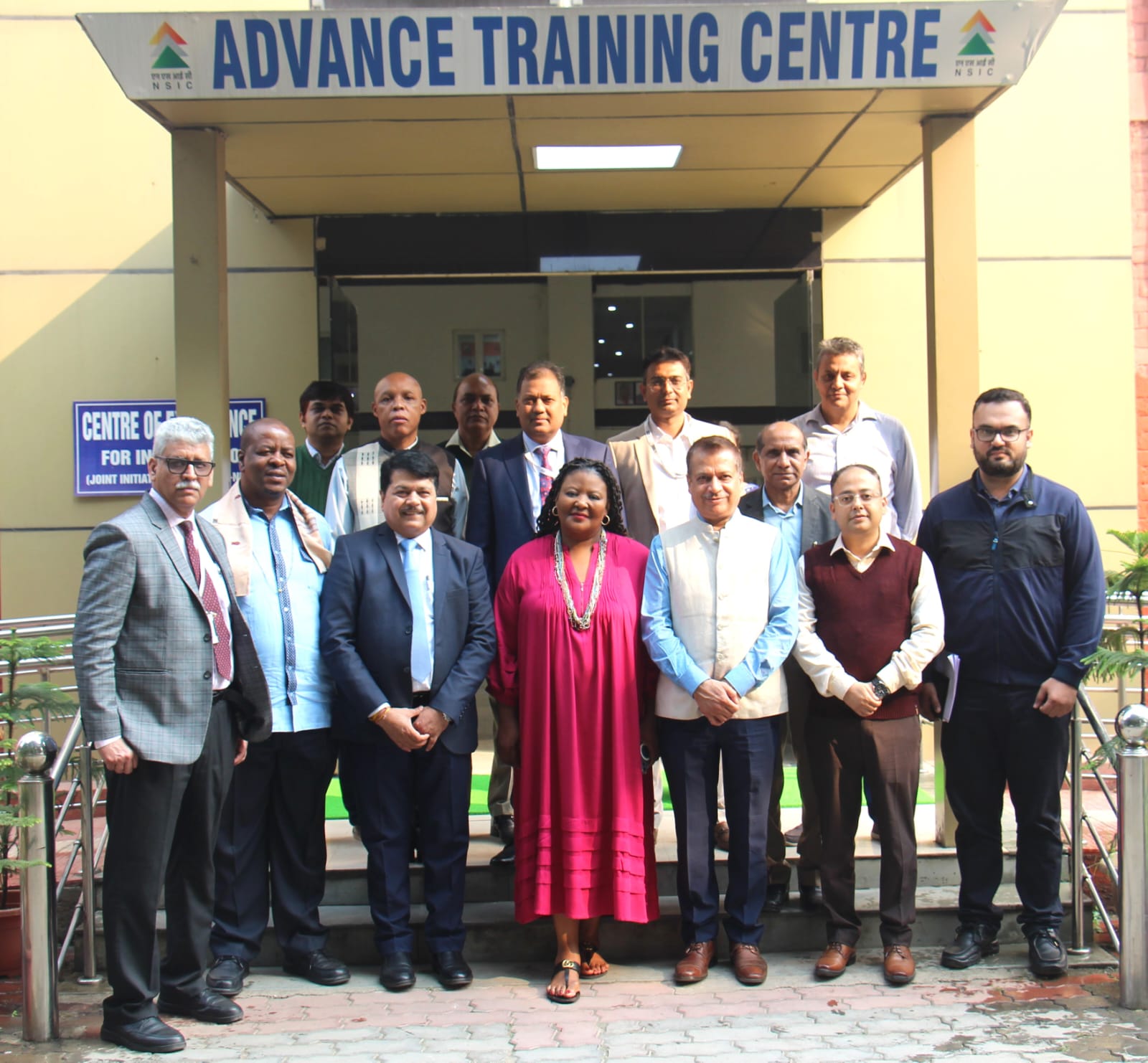 An official delegation from South Africa, led by Ms. Visser, Head of the Office of the Deputy Minister for Small Business Development, called on Dr. Subhransu Sekhar Acharya, Chairman-Cum-Managing Director, NSIC to discuss potential avenues for cooperation in the MSME sector between NSIC and South Africa. The discussions particularly focused on creating enterprise to enterprises linkages, skill development, business incubation, and entrepreneurship development. Ms. Visser was accompanied by Mr. Nkabinde, Director of the Enterprise Development Department; Mr. Khathushelo Thagwana, First Secretary (Political) at the South African High Commission; and Mr. Ravi Issar, Adviser at the South African High Commission. During the meeting, Dr. Acharya delivered an insightful overview of NSIC’s strategic initiatives to promote entrepreneurship and support the development of MSMEs in India. Following the discussions, the delegation toured NSIC’s Rapid Incubation Centre and Advanced Training Centre 