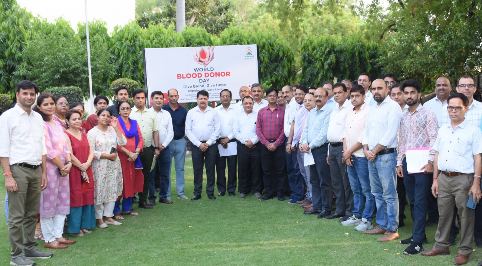 The World Blood Donor Day was celebrated on 13th June 25 at NSIC Head Office. On the occasion, CMD Dr. Subhransu Sekhar Acharya administered the  pledge for blood donation to NSICians. CMD along with senior officials exoressed the sentiment of donating blood and saving lives. He highlighted NSICs continued commitment  towards social responsibility and echoed that blood donation is the best one can donate for serving lives of fellow human beings.